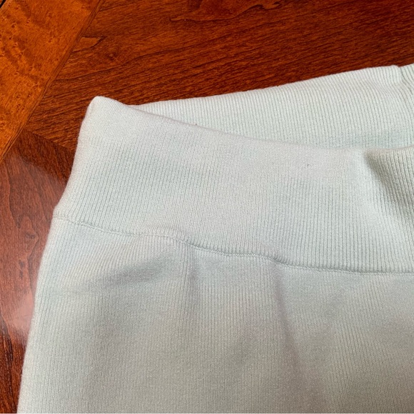 Wilfred shorts. Size large. Cotton with stretch. Mint green. Good condition. - Picture 4 of 7